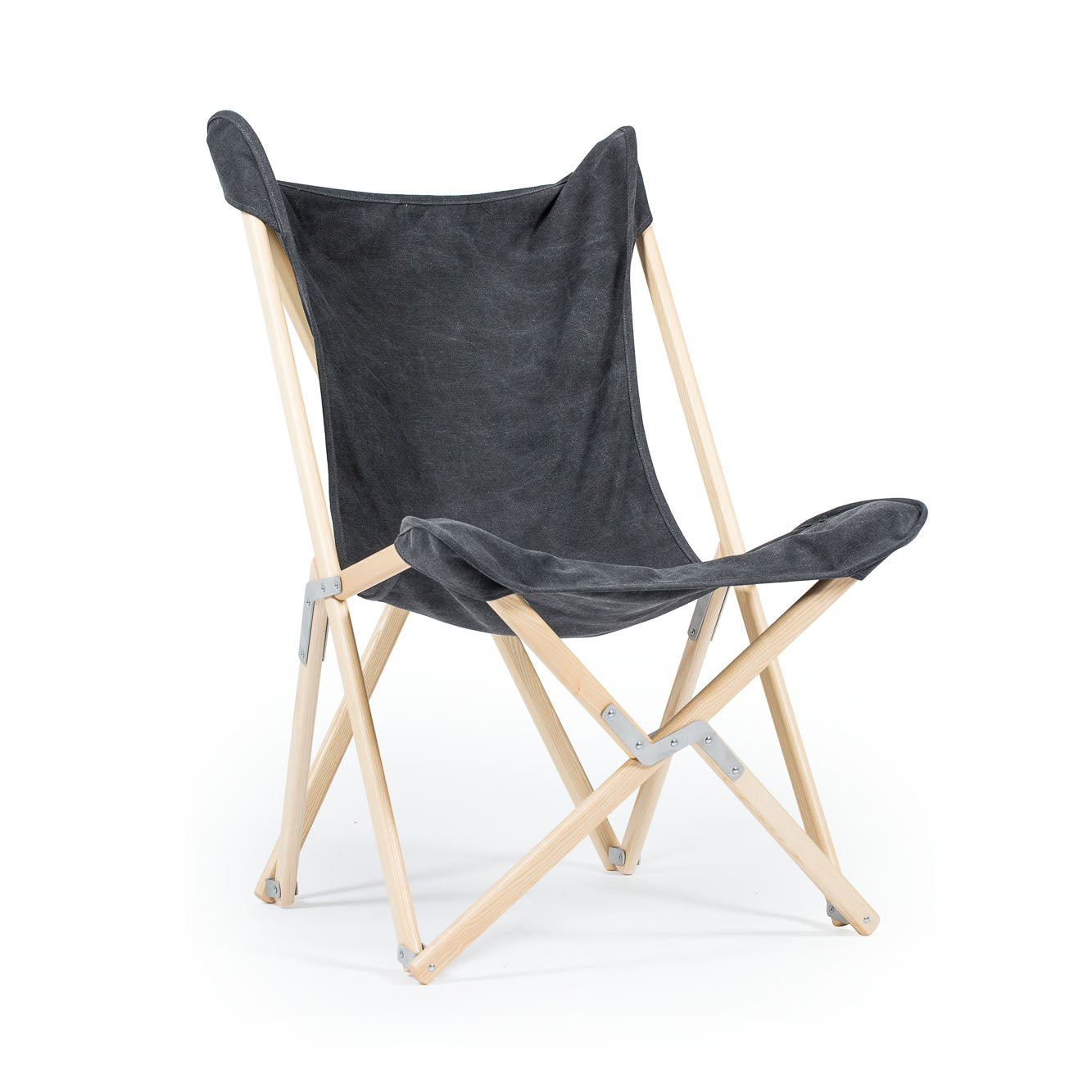 Telami Tripolina chair is the timeless folding chair, like butterfly, the iconic outdoor furniture. Relax on your sofa or on your jeans Tripolina.