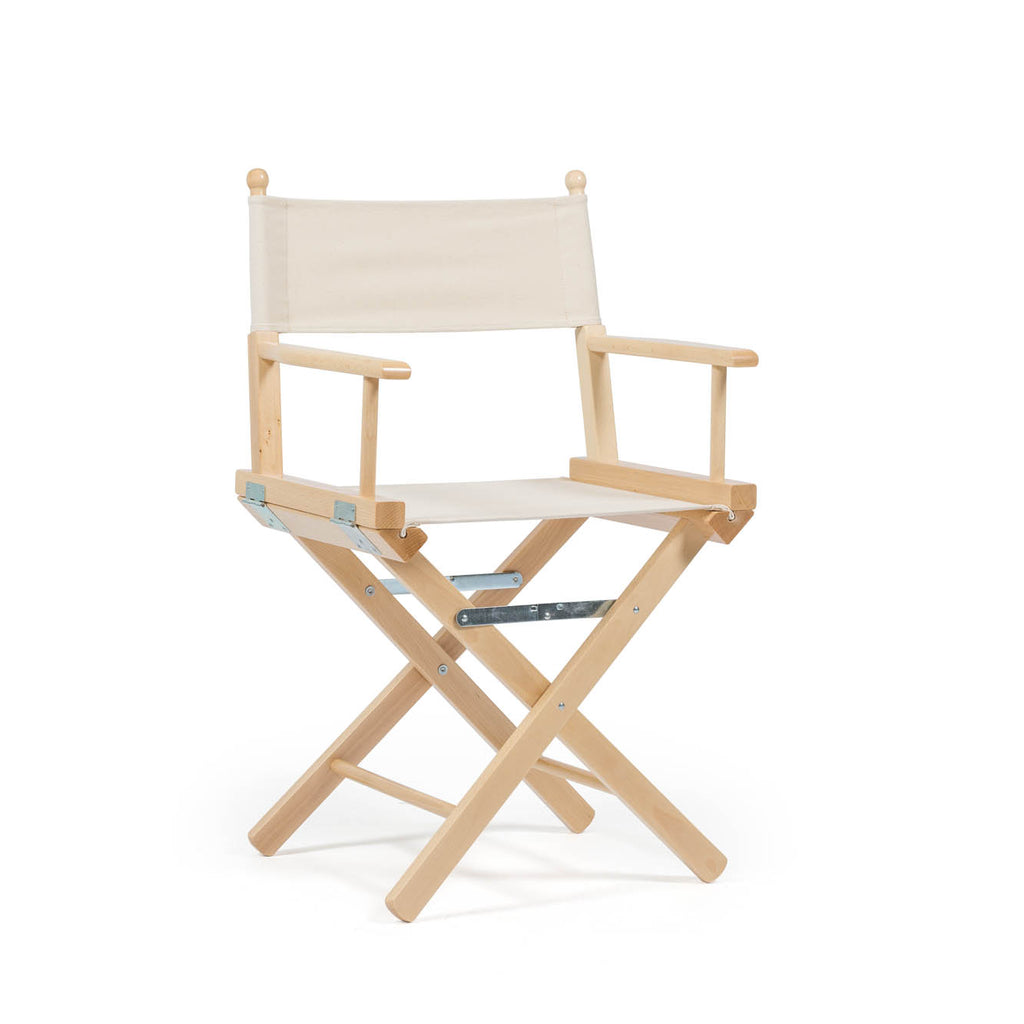 La leggendaria sedia da Regista nel colore Ecru classico, con tessuto in cotone naturale con telaio chiaro.