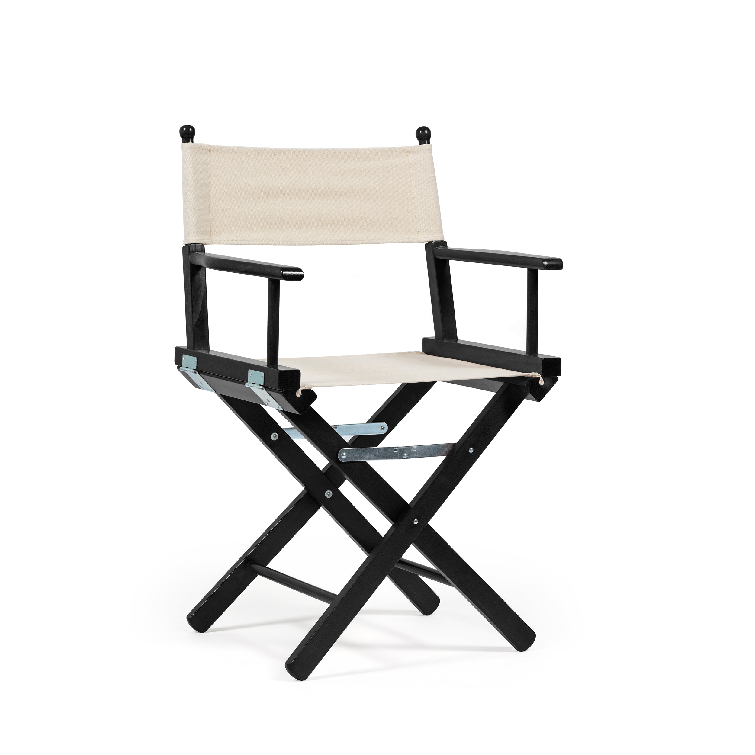 La leggendaria sedia da Regista nel colore Ecru classico, con tessuto in cotone naturale con telaio black-dyed.